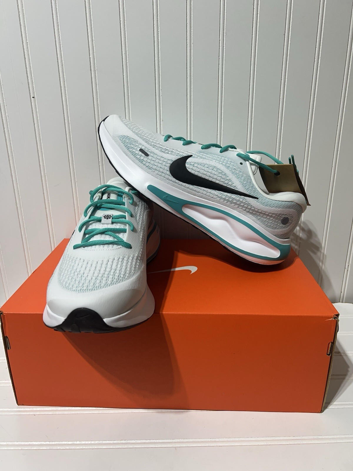 Size 14 MEN- Nike Journey Run White Dusty Cactus FN0228-105   (15.5women)