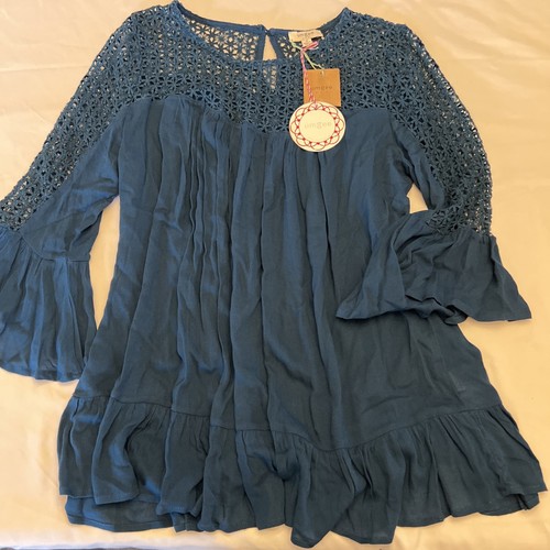 NEW Umgee Boutique Women's Medium Navy Boho 3/4 Crocheted Sleeves /neck Top