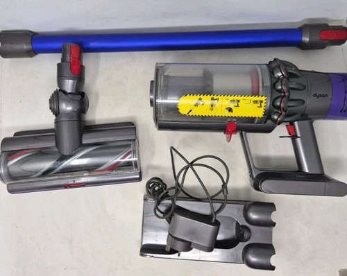 Dyson V10 Cordless Vacuum Cleaner | V10 | Handheld | W/ Charger | - Picture 1 of 8