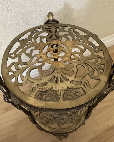 Vintage 2 Tier Brass Plant Stand Table Shelf Hollywood Regency Victorian - Picture 2 of 10