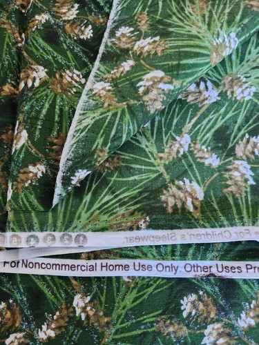 David  Textiles Hallmark Evergreens Pinecones Glitter Quilting  Crafting Fabric - Picture 6 of 7