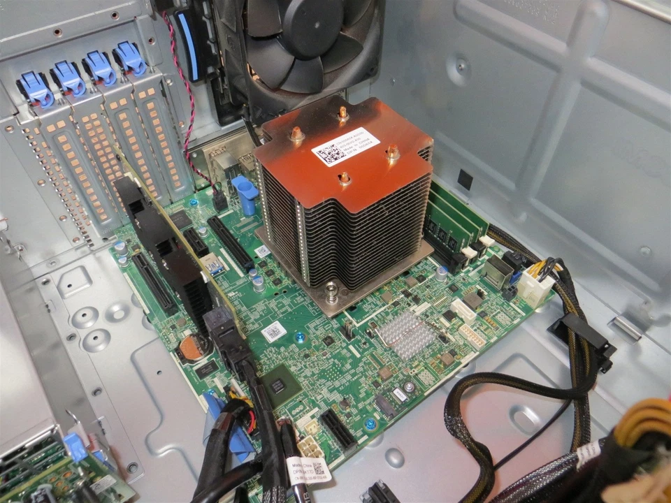 Dell PowerEdge T330 Xeon E3-1230 v6 3.5GHz 24GB 0HD 8x 3.5" Bays H330 - Image 3 of 4