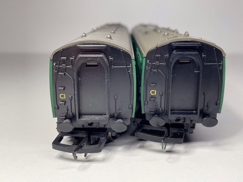 2 vagones Hornby BR Mk1 (buffet y freno completo) en verde sur - R4116 R4117B - Imagen 19 de 24