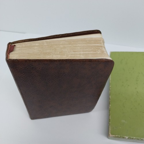 The Living Bible Softcover Brown Imitation Leather Paraphrased by K Taylor 1973 - Picture 11 of 19