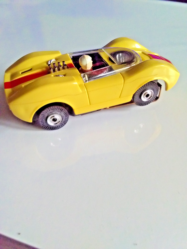 AURORA HO SLOT CAR #1397 MCLAREN ELVA MARK II 1966 YELLA/RED STRIPE TJET CHASSIS - Picture 3 of 24