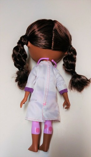 Disney Jr. Doc McStuffins 14 Zoll Puppe Original Outfit mit Stethoskop - Bild 2 von 2