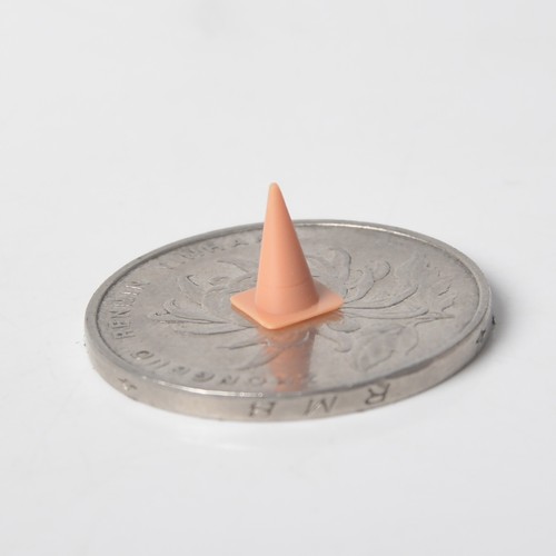 Yao's Studio LYT87043 1/87 HO Safety Cone  For Model Railroads Display Prop - Picture 3 of 3
