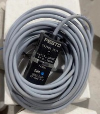 1pcs FESTO SDE5-D10-FP-Q4E-P-K pressure sensor 542901
