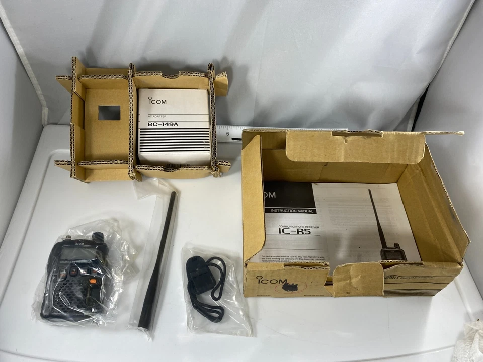 Icom IC- R5 Handheld Portable Communications Wideband Receiver Radio OEM Japan - Image 3 of 4