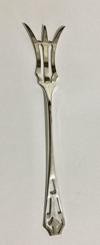 VINTAGE WEBSTER STERLING SILVER PIERCED HANDLE SERIES LEMON FORK - 4 7/8" - Picture 8 of 13