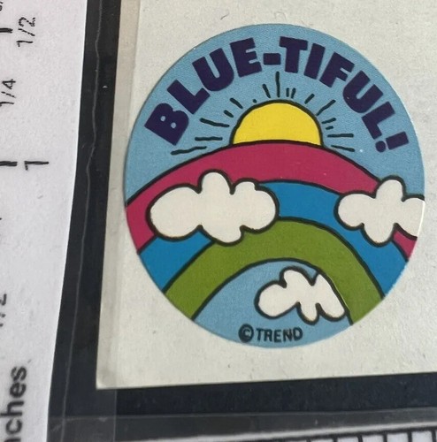 Vintage 80s TREND Brand *one* GLOSSY Scratch n Sniff Sticker Blue-Tiful Rainbow - Picture 4 of 5