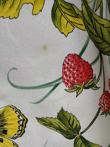GUCCI Flora Silk Scarf Yellow Border Floral Accessory Collection 33.4in - Picture 19 of 20