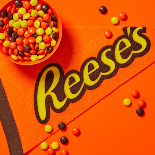 Reese's Pieces Peanut Butter in a Crunchy Shell Candy, Box 4 oz - Picture 5 of 8