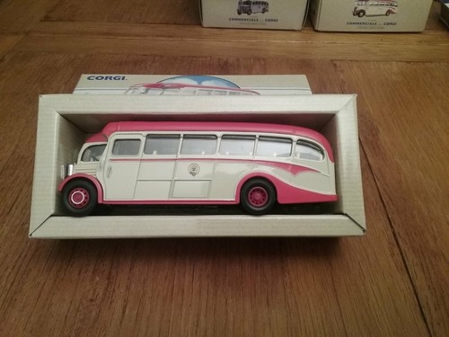 Corgi Classic COMMERCIALS AEC REGAL Wallace Arnold 98162 - Picture 2 of 2