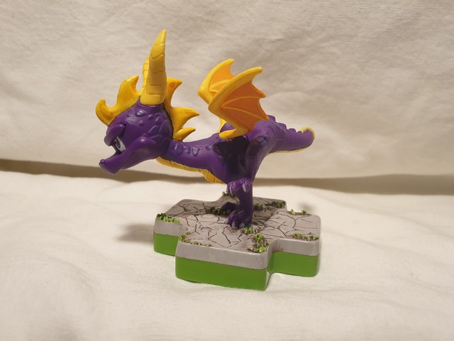 Totaku Collection Gaming Figure No.33 - Spyro the Dragon - 2018 Activision Totaku Collection Gaming Figure No.33 - Spyro the Dragon - 2018 Activision
