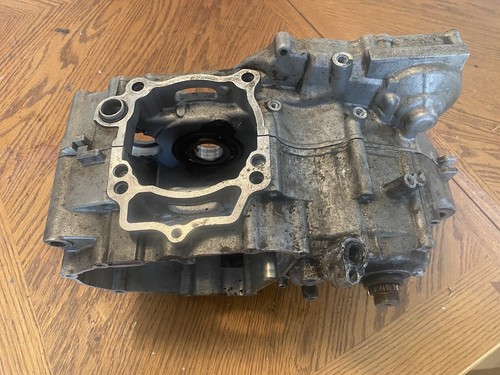 M 04-13 Yamaha YFZ450 OEM Carb Engine Crankcase Cases Pair 5TG00 YFZ 450 05 Look - Picture 3 of 8