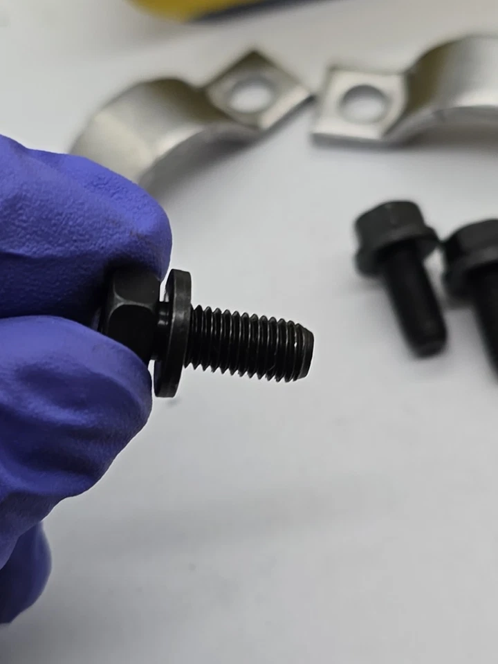 Kit de correas Moog 318-10 para junta universal U 015-2142-6 Foto 3 de 3