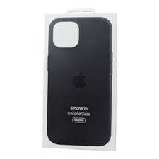 B4. Apple Silicone Case with MagSafe for iPhone 15 - Black