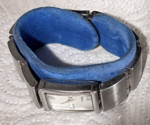 FOSSIL DAMENUHR ES-1710 - GEBÜRSTETES SILBERFARBENES FINISH - NEUE BATTERIE - NEUWERTIG - Bild 3 von 4