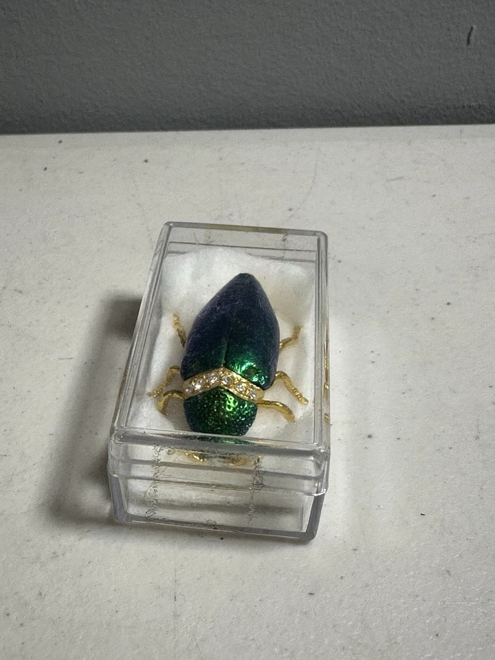 Vintage Real Green Elytra Jewel Beetle Bug Insect Rhinestone Lady Pin Brooch - Image 2 of 4