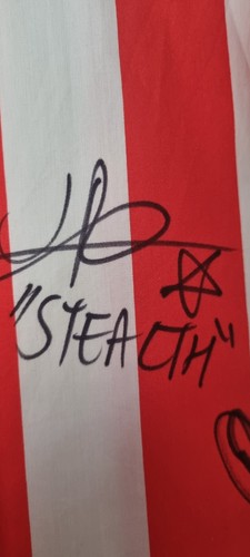 Bullseye Dart Shirt Signed - Picture 4 of 9