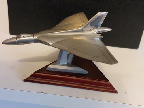 ROYAL HAMPSHIRE ART FOUNDRY THE VULCAN PEWTER MODEL ON WOODEN PLINTH..BOXED - Bild 3 von 13