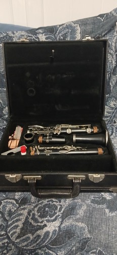 LeBlanc Vito 7214 Bb Student Clarinet With Hard Case (Ready to Play!). - Picture 1 of 10
