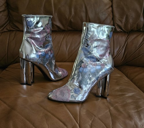 Women's Louis Vuitton Silver Enamel Designer Luxury Ankle Bootie Size 6 US - Picture 5 of 17
