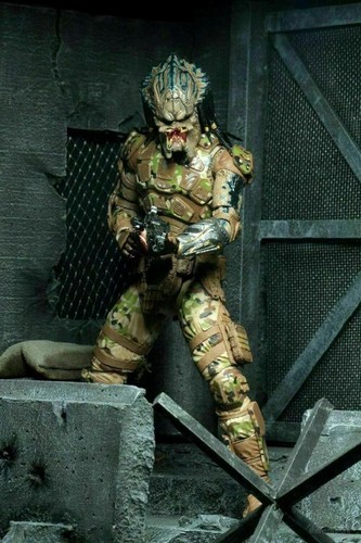 The Predator Emissary II Predator Ultimate 7" Action Figure B17 - Picture 3 of 6
