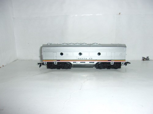 D3 (Ho) Life Like 8383 Santa Fe Dummy F7B Dummy Diesel B Unit