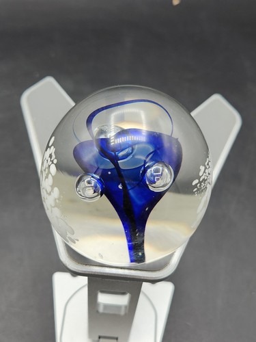 Vintage, ALIEN HEAD Hand Blowen Art Glass Paperweight Signed H Harris - Picture 2 of 15