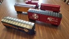 5 Lionel Box Cars And Caboose Lot Great Condition 