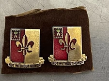 Lot Of 2 Vintage WWII USAMM 145th Field Artillery Regiment Unit DUI Crest Pin