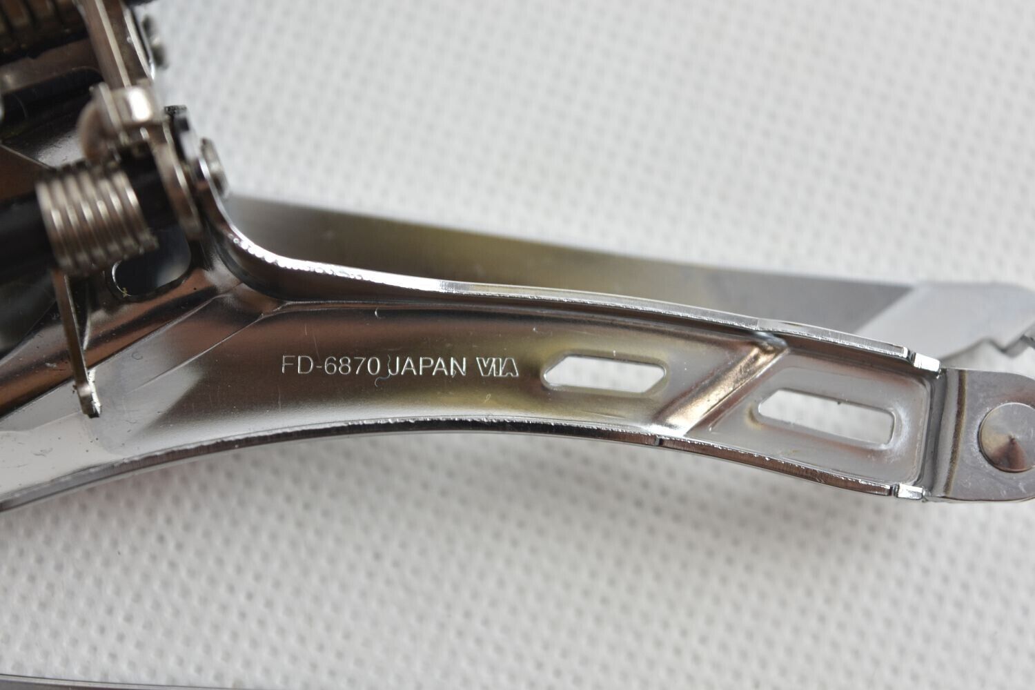 shimano ULTEGRA Di2 fd-6870 front derailleur ! NEVER USED !! shimano ULTEGRA Di2 fd-6870 front derailleur ! NEVER USED !!