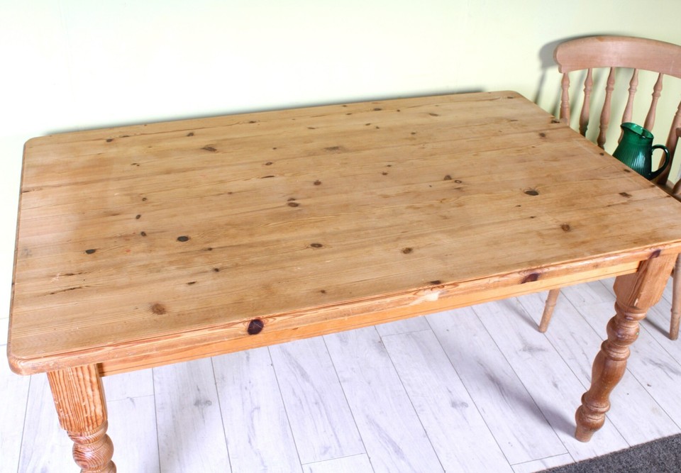Delivery Options Lovely Rustic Old pine cottage style table Seats 6