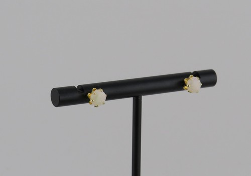 14k Yellow Gold Round Opal Stud Earrings - .82 Grams - Picture 4 of 5