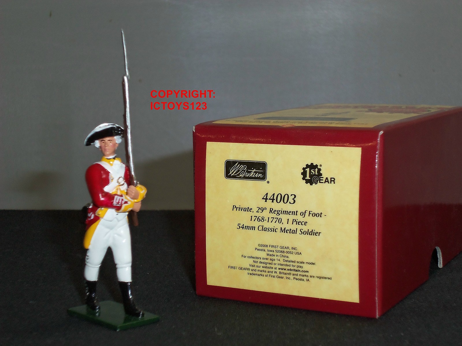 BRITAINS 44003 REDCOATS BRITISH PRIVATE 29TH REGIMENT OF FOOT 1768 TOY SOLDIER BRITAINS 44003 REDCOATS BRITISH PRIVATE 29TH REGIMENT OF FOOT 1768 TOY SOLDIER