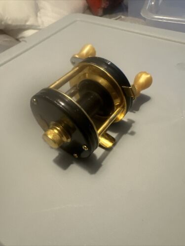 Abu Ambassador De-Luxe 5000 black and gold Collector Item - Picture 2 of 3
