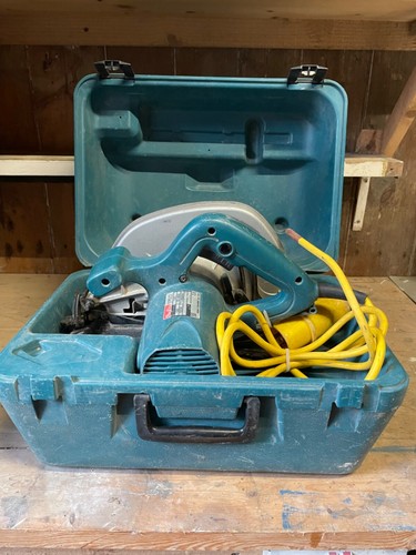 Makita 5704R 110V Circular Saw - Picture 6 of 10