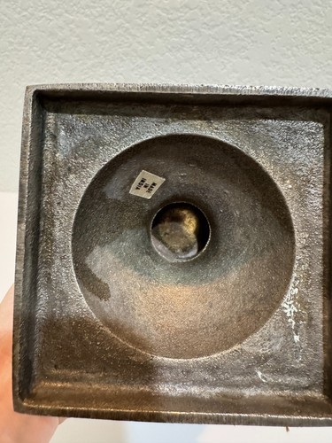 Embossed Grapevine Silver‑Plate Pedestal Vase / Trophy Cup – Made in India, Rust - Afbeelding 4 van 7