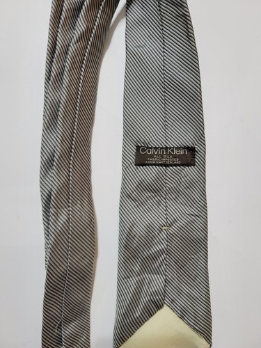 Corbata para hombre Calvin Klein 100 % seda gris rayas - Imagen 2 de 4