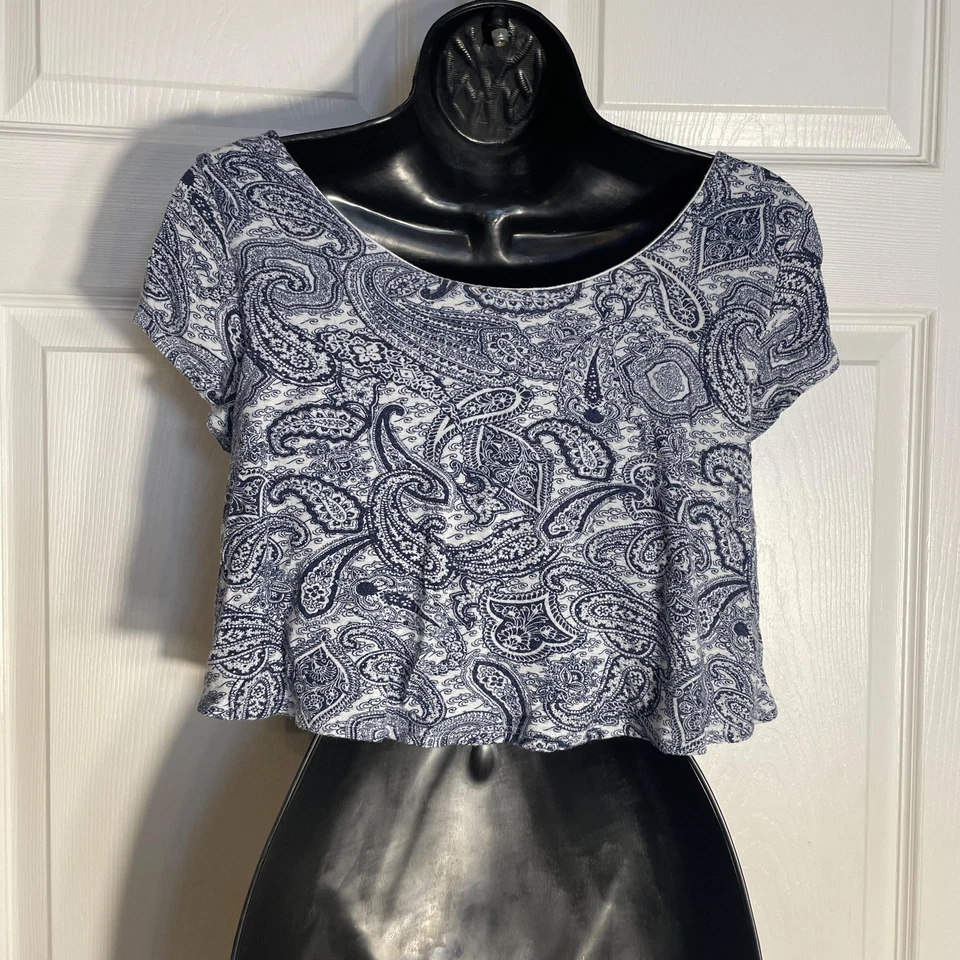 Camisa Charlotte Russe Mujer Mediana Azul Cachemira Cuello Redondo Hecha en EE. UU. Foto 3 de 4