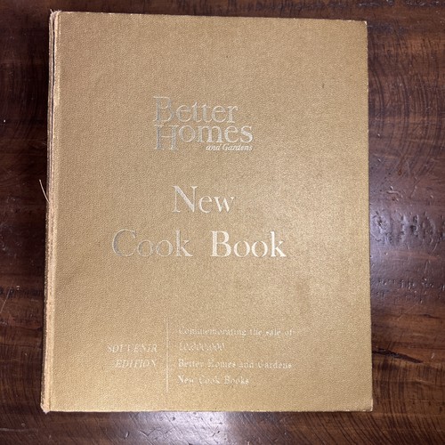 Vintage Better Homes & Gardens New Cook Book Gold 5 Ring Binder Souvenir Edition - Bild 1 von 7