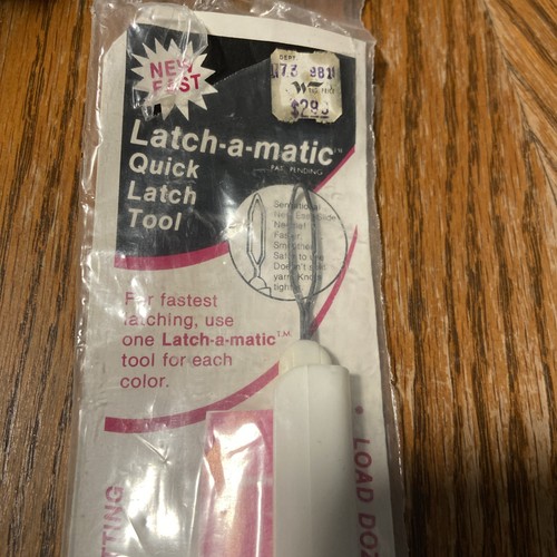 Latch Hook Tools For Rugs Vintage  - Picture 5 of 7