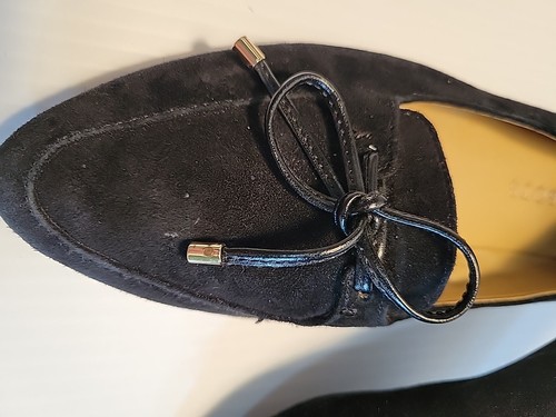 Talbots Women’s Black Sz 5.5 M Flats Francesca Suede Shoes Pointed Toe Bow Gold - Picture 11 of 12