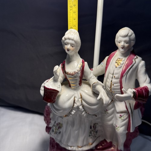 Vintage MCM Porcelain Figurine Lamp Romantic Courting Couple - Picture 15 of 16