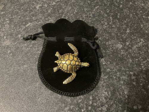Gold/Messingfarbene strukturierte Metall Schildkröte Brosche 3,5 cm perfektes Geschenk, Geschenkbeutel - Bild 1 von 5