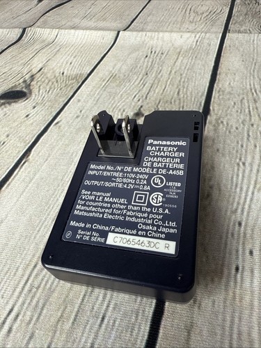 CHARGEUR DE BATTERIE PANASONIC DE-A45 OEM MODÈLE LUMIX ORIGINAL - Photo 3 sur 4