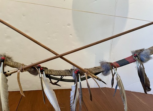 Vintage NATIVE AMERICAN BOW 2 ARROWS Beaded Sinew Fur Feathers Wall Art 38” * - Picture 13 of 14