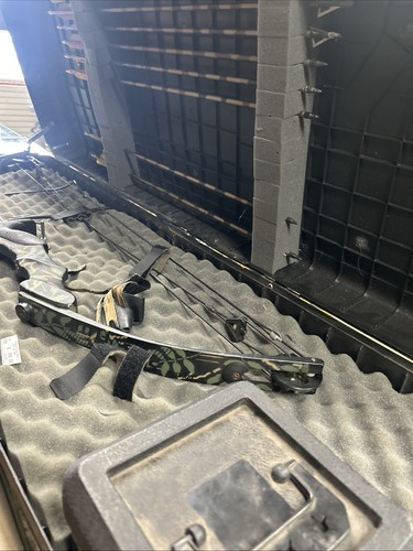 Martin Cougar Speed Flite Compound Bow W/ Extras!!! - Picture 1 of 12